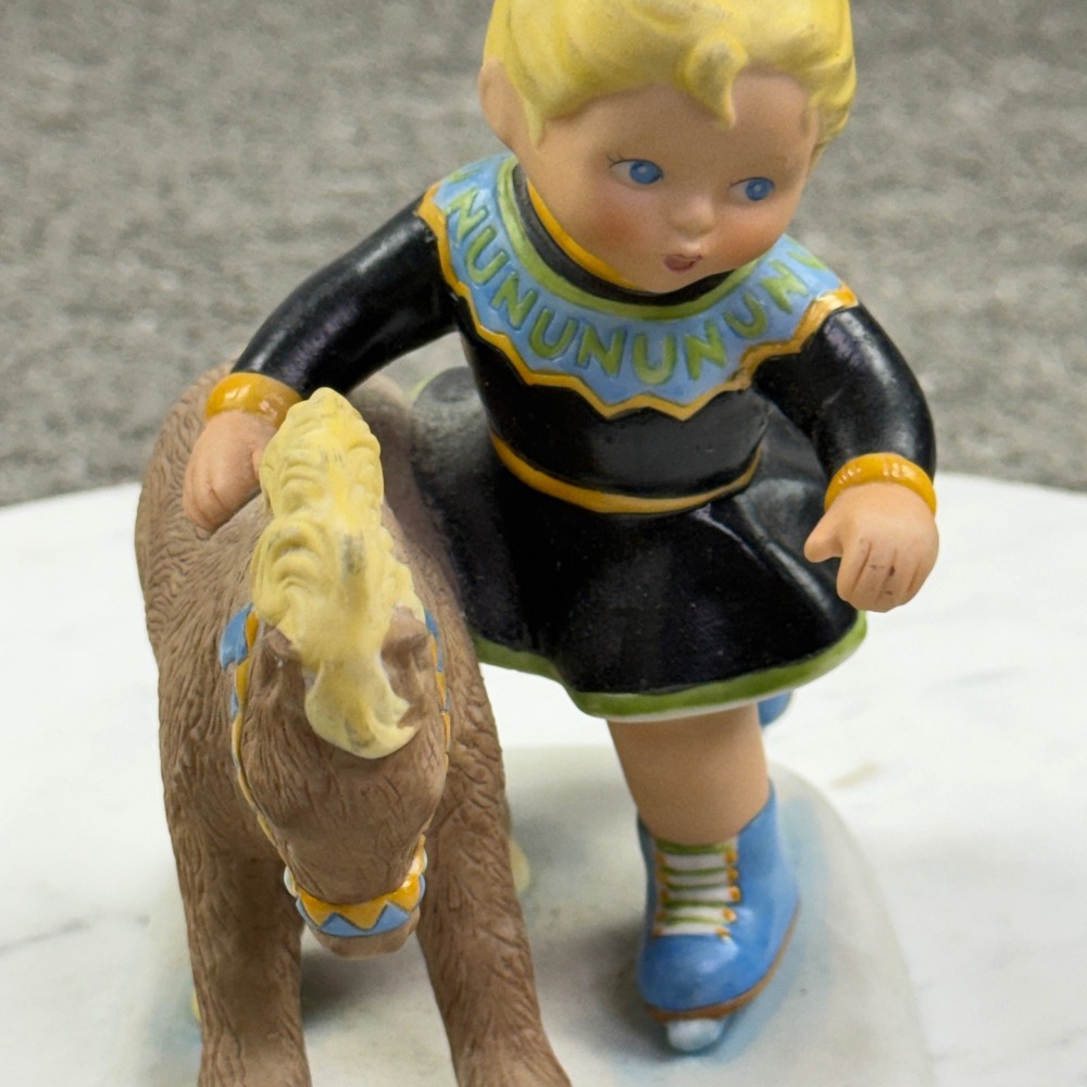 Franklin Porcelain Figurine Unisex Small Multicolor Inga from Iceland 1983 UN
